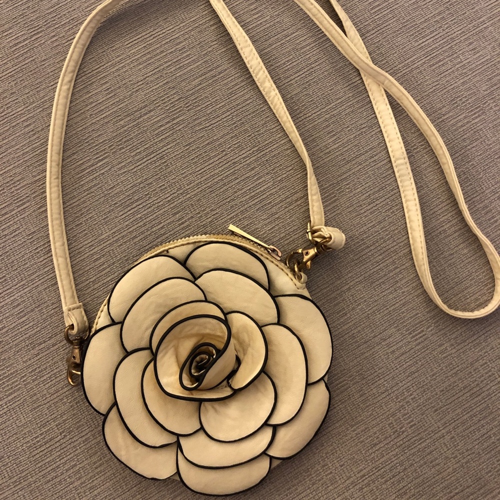 Cream Flower Purse